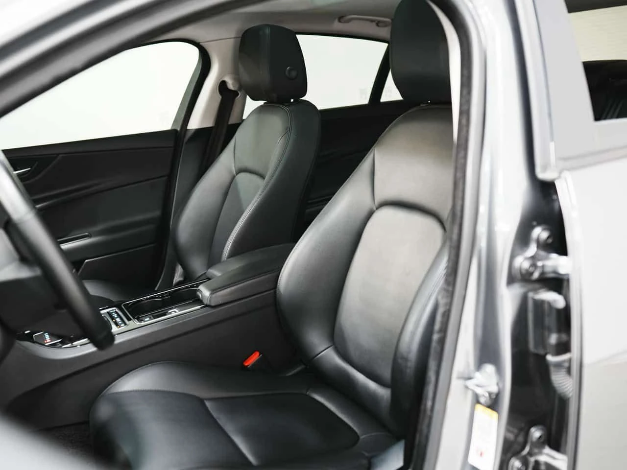 Jaguar XE * Premium * CARFAX * ���� �� �� | Mobile.bg � ����������� 12