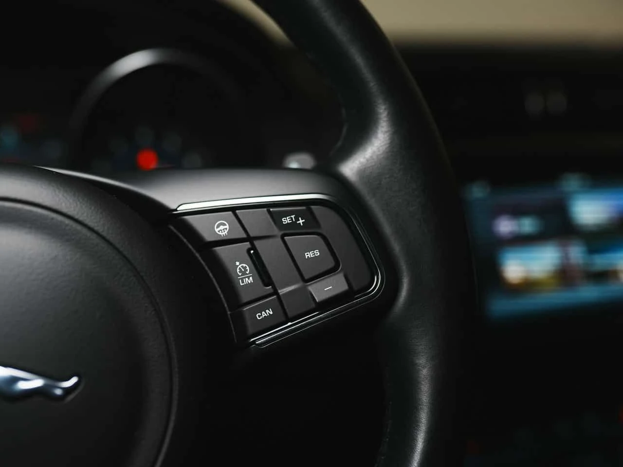 Jaguar XE * Premium * CARFAX * ���� �� �� | Mobile.bg � ����������� 11