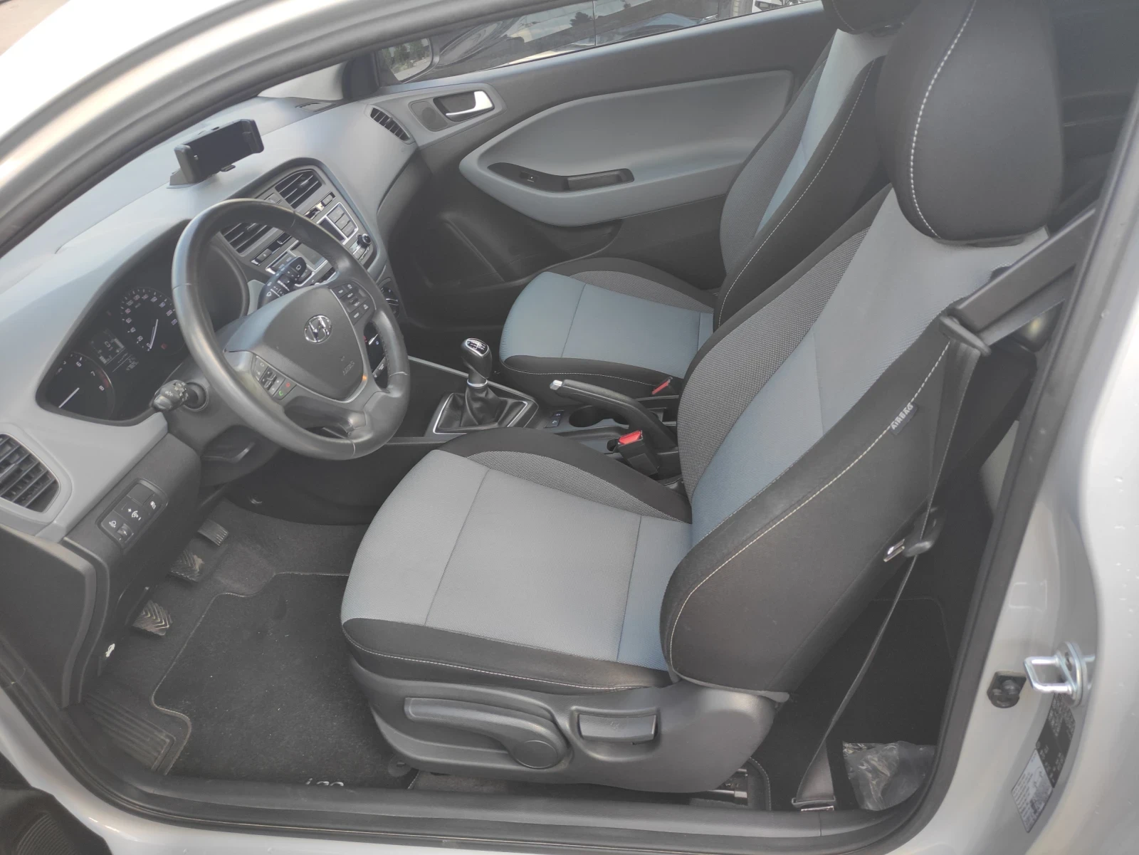 Hyundai I20 47000 км/ от България/ гаражна, снимка 10 - Автомобили и джипове - 54762962