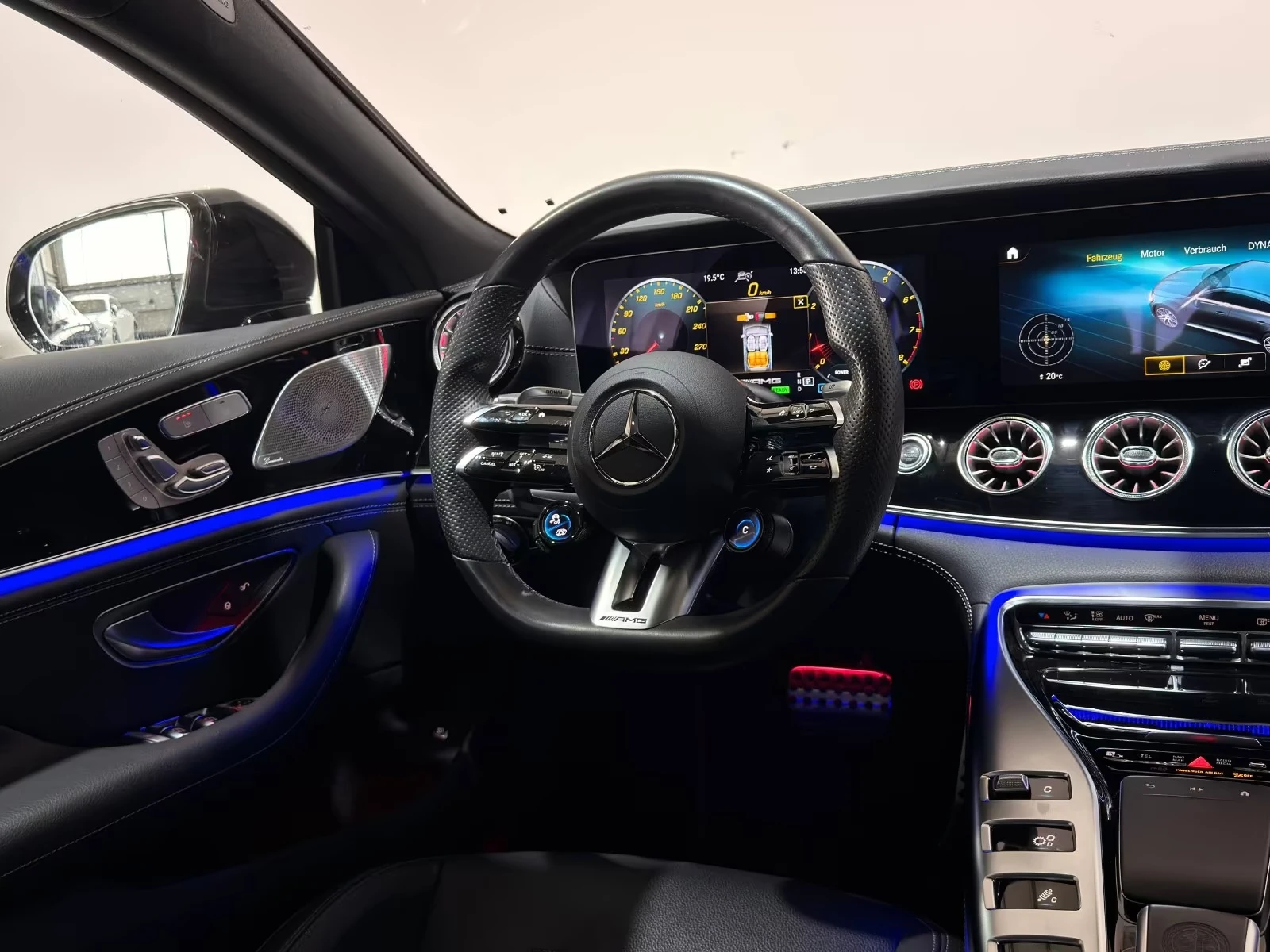 Mercedes-Benz AMG GT 43 / V8 STYLE / 4 MATIC /  BURM / 360 / PANO / , снимка 12 - Автомобили и джипове - 55007113