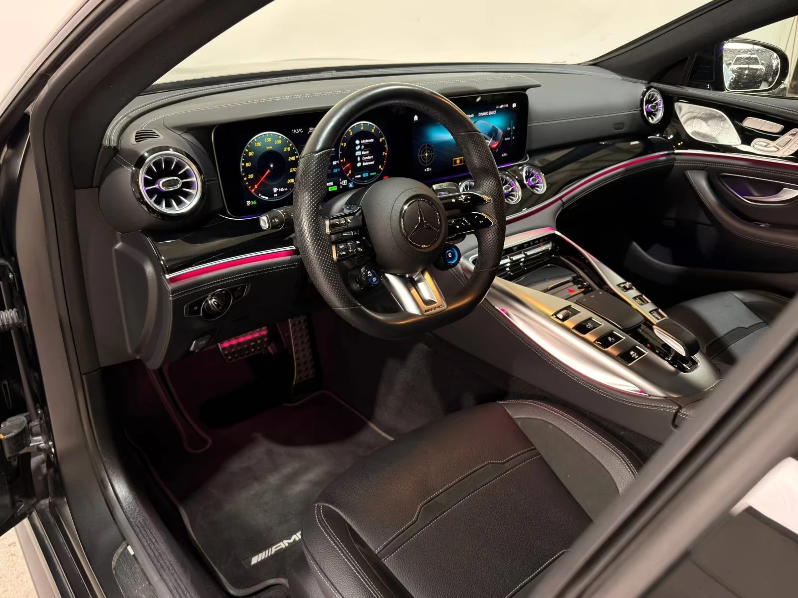 Mercedes-Benz AMG GT 43 / V8 STYLE / 4 MATIC /  BURM / 360 / PANO / , снимка 10 - Автомобили и джипове - 55007113