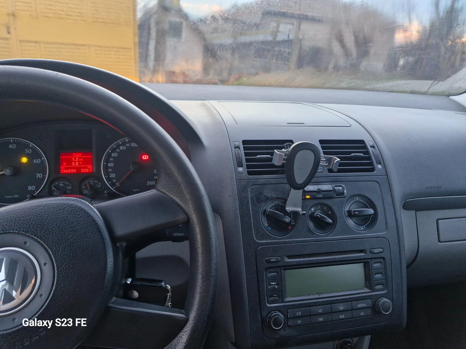 VW Touran FSI, снимка 3 - Автомобили и джипове - 55011417