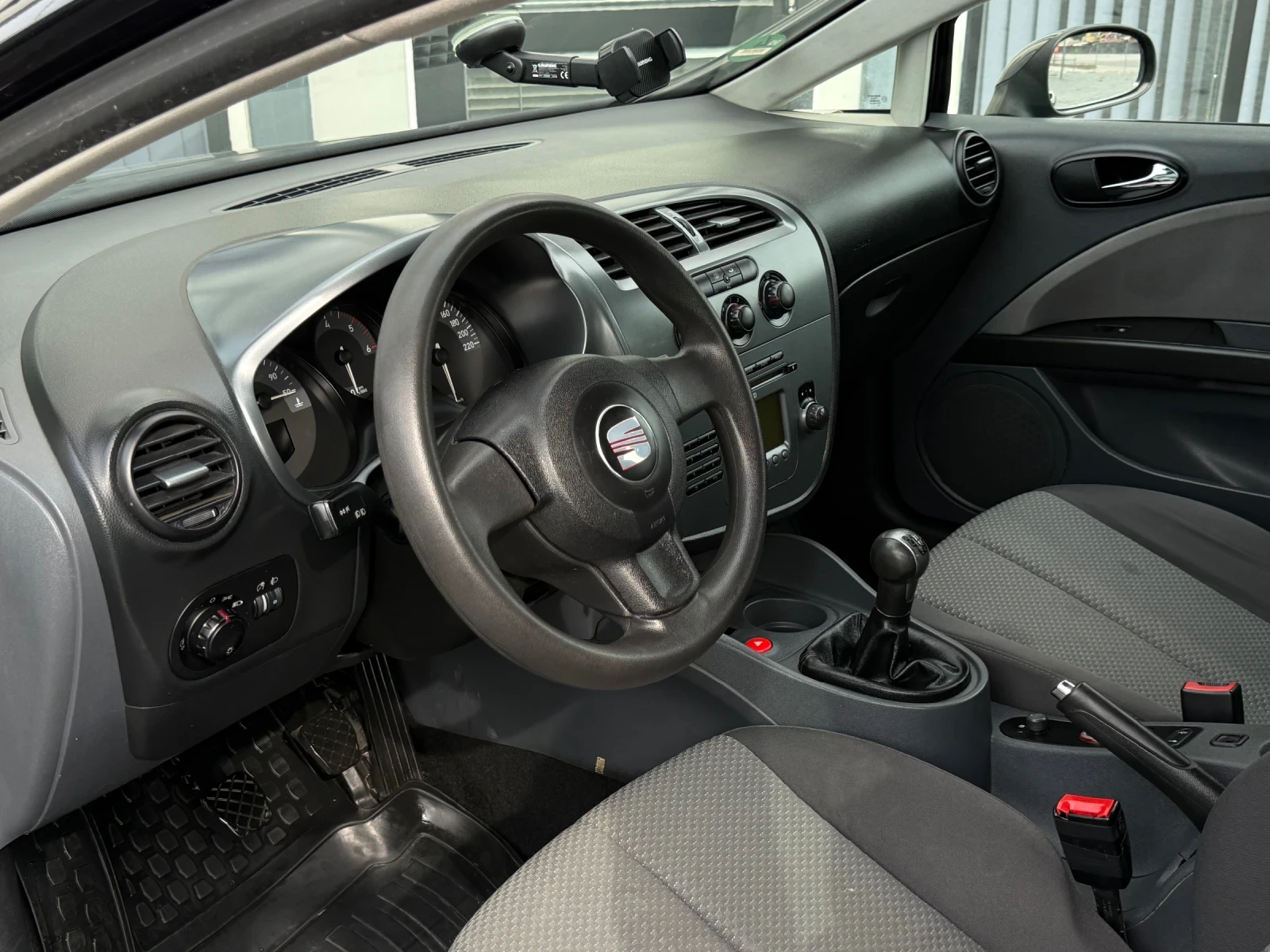 Seat Leon 1.9 TDI 105, снимка 6 - Автомобили и джипове - 56225348