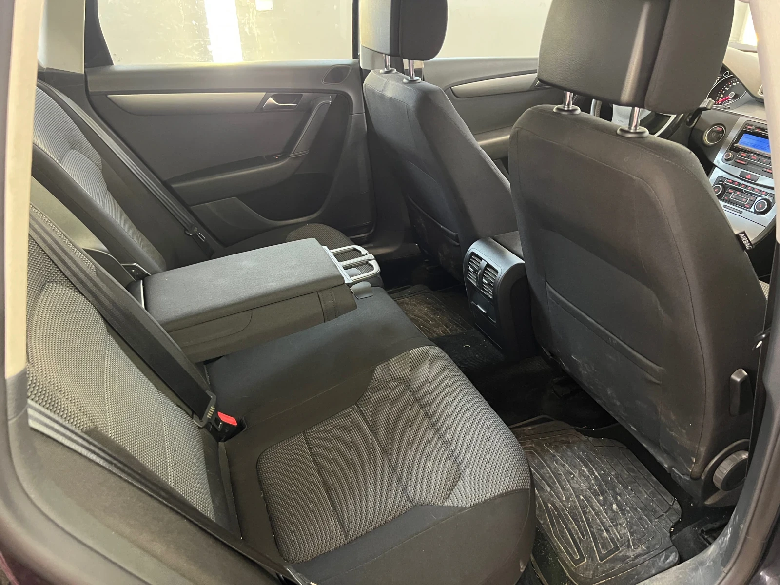 VW Passat B7 2.0TDI CFF 4MOTION , снимка 11 - Автомобили и джипове - 56507626
