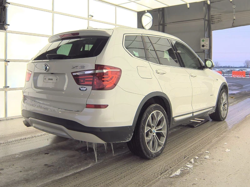 BMW X3 Панорама* Keyless* Multi-Zone A/C* Memory, снимка 4 - Автомобили и джипове - 48982308