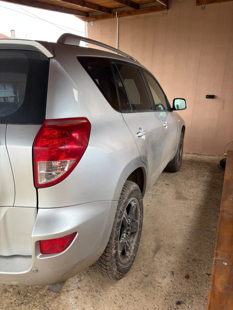 Toyota Rav4, снимка 4 - Автомобили и джипове - 52581780