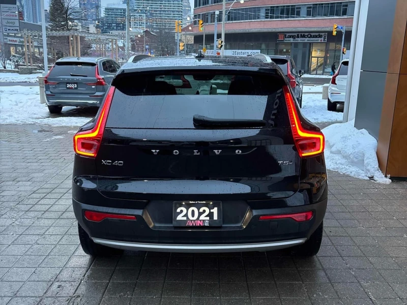 Volvo XC40 * Momentum * CARFAX * БЕЗ ПЪРВОНАЧАЛНА ВНОСКА, снимка 4 - Автомобили и джипове - 53032249