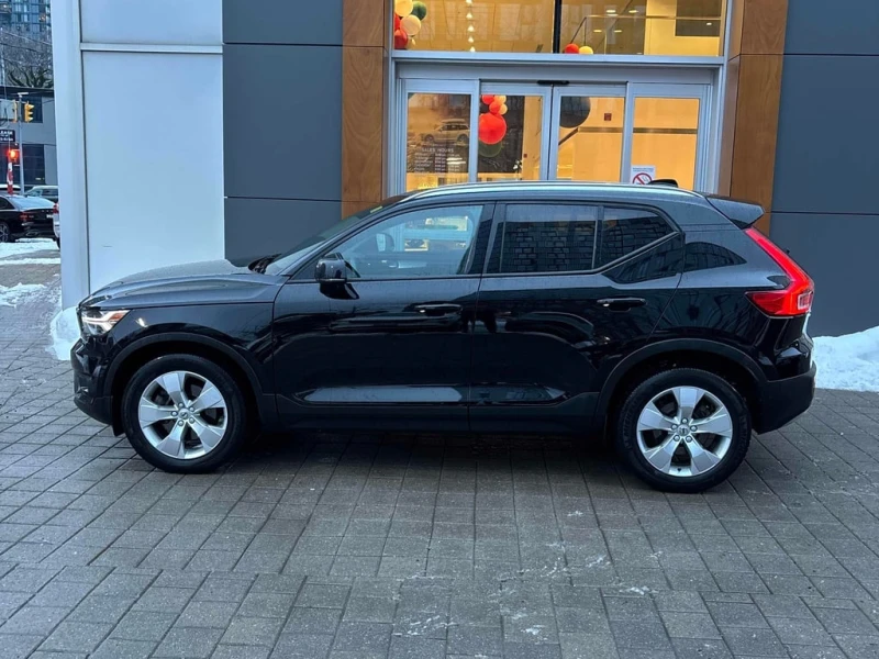 Volvo XC40 * Momentum * CARFAX * БЕЗ ПЪРВОНАЧАЛНА ВНОСКА, снимка 2 - Автомобили и джипове - 53032249