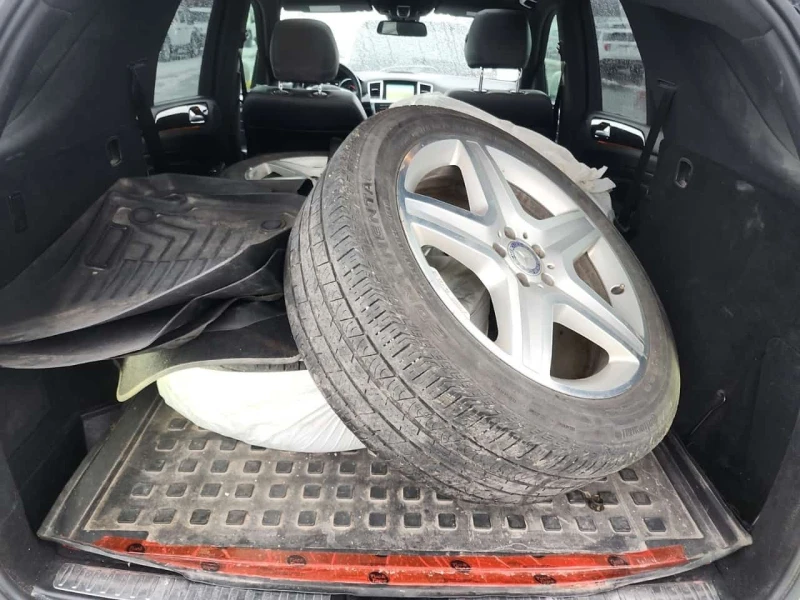 Mercedes-Benz ML 350 BLUETEC  CARFAX, снимка 14 - Автомобили и джипове - 53526688