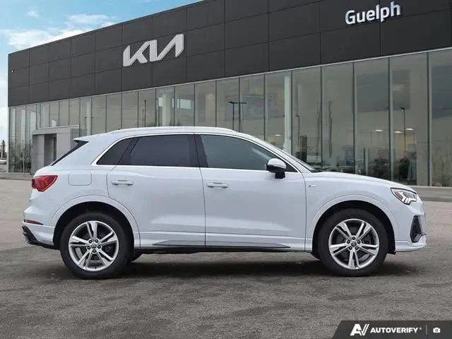 Audi Q3 / S line Progressiv / AWD / ПАНОРАМА / CARFAX , снимка 7 - Автомобили и джипове - 53306581