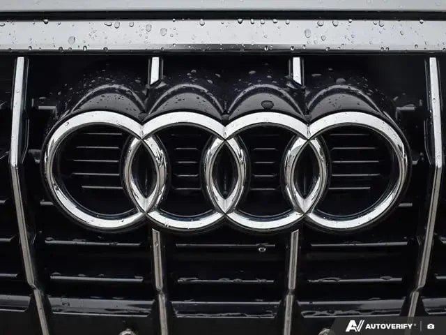 Audi Q3 / S line Progressiv / AWD / ПАНОРАМА / CARFAX , снимка 12 - Автомобили и джипове - 53306581