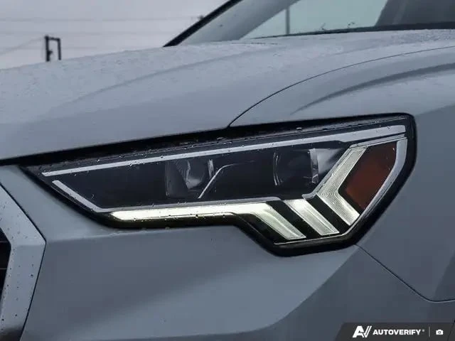 Audi Q3 / S line Progressiv / AWD / ПАНОРАМА / CARFAX , снимка 13 - Автомобили и джипове - 53306581