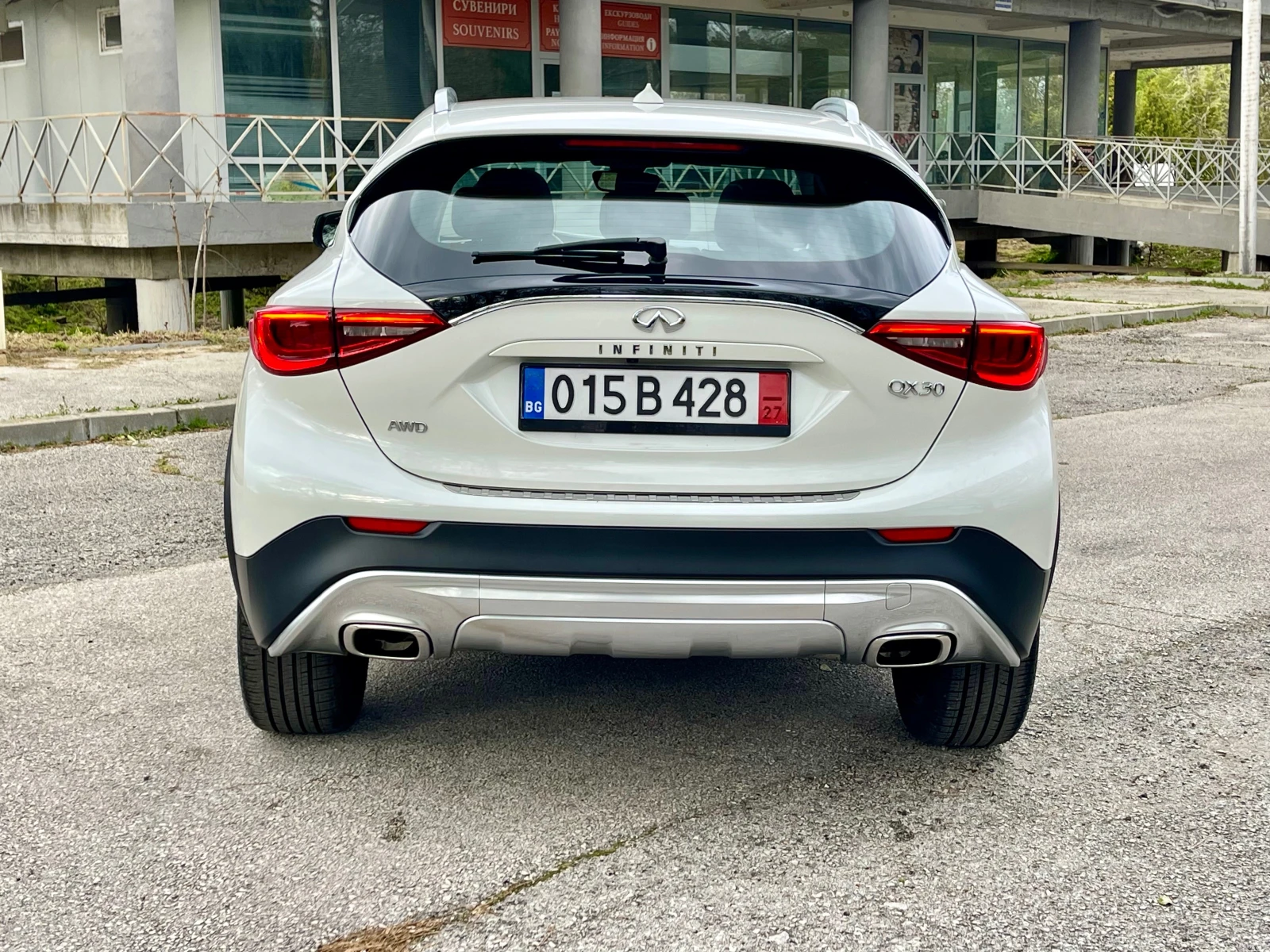 Infiniti QX30 2.0T* AWD-4X4* LED* BOSE* Panorama*  - изображение 3