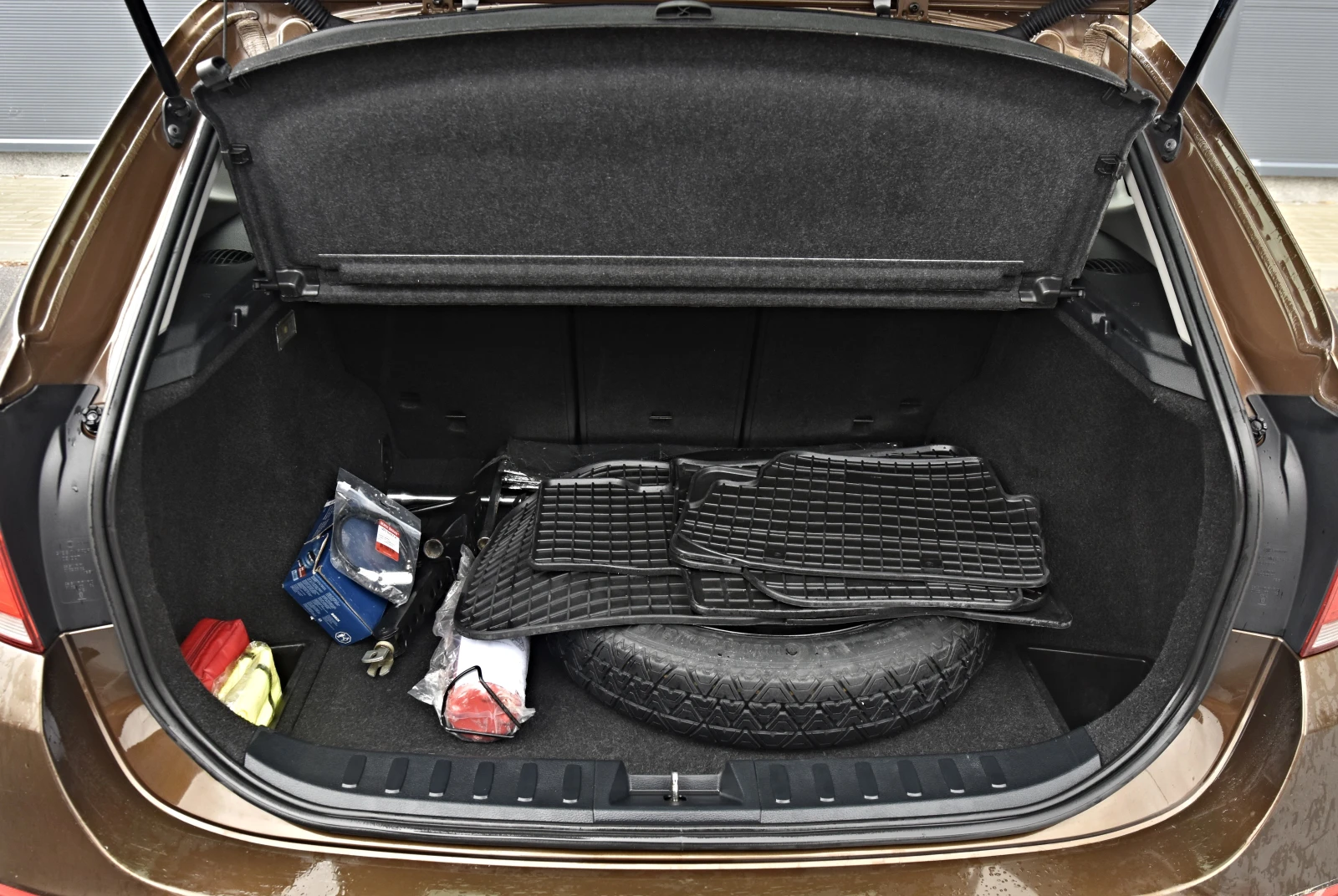 BMW X1 2.0 143 NAVI, снимка 7 - Автомобили и джипове - 53965344