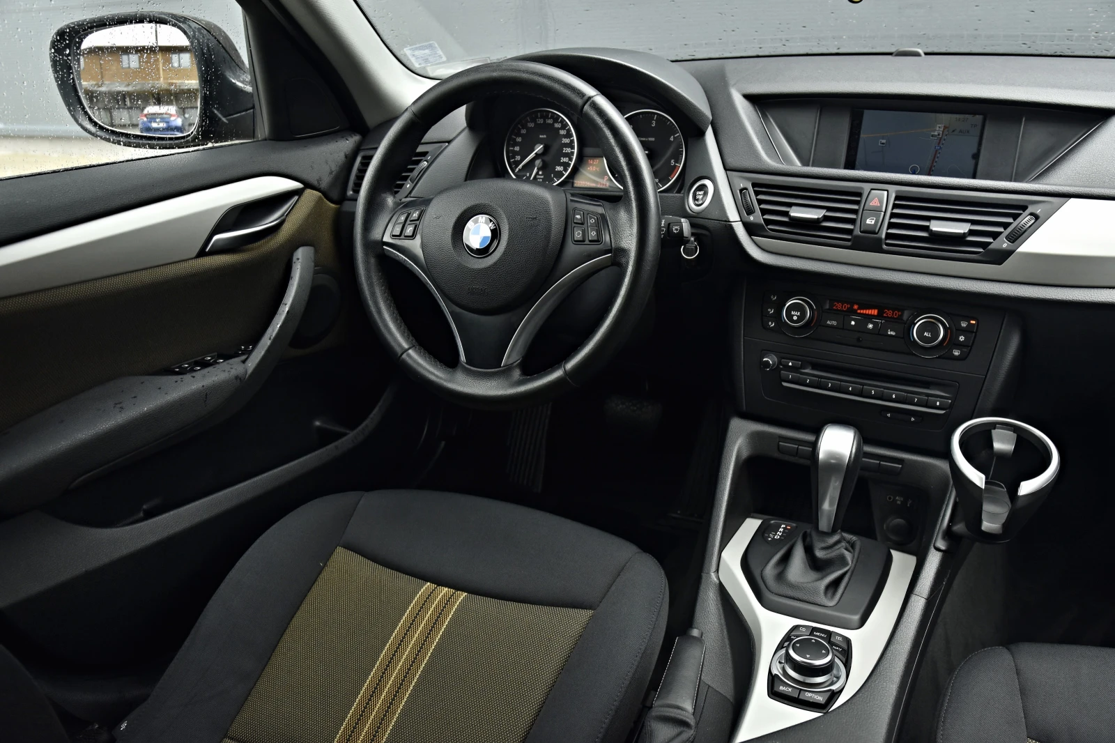 BMW X1 2.0 143 NAVI, снимка 9 - Автомобили и джипове - 53965344