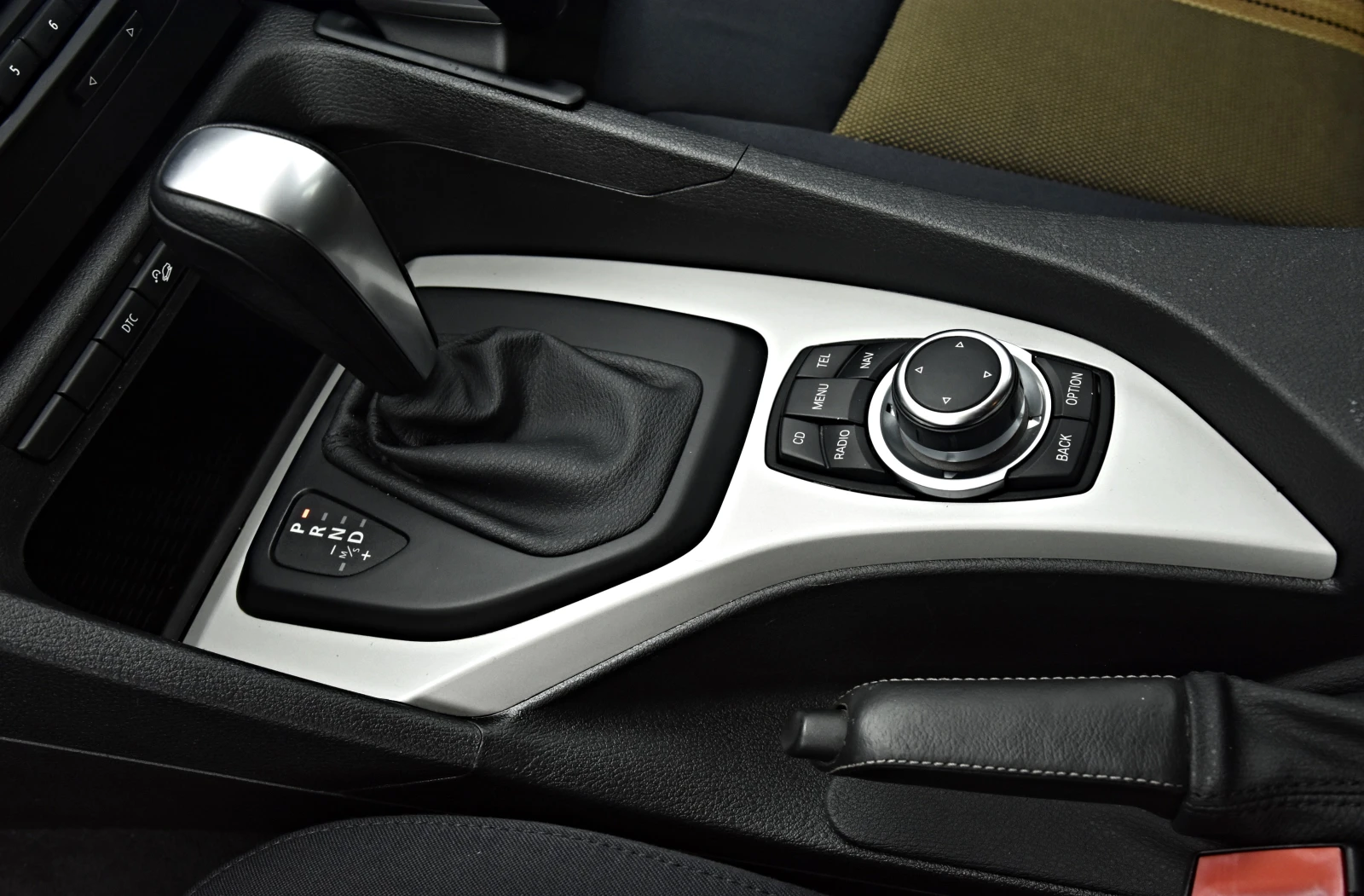 BMW X1 2.0 143 NAVI, снимка 14 - Автомобили и джипове - 53965344