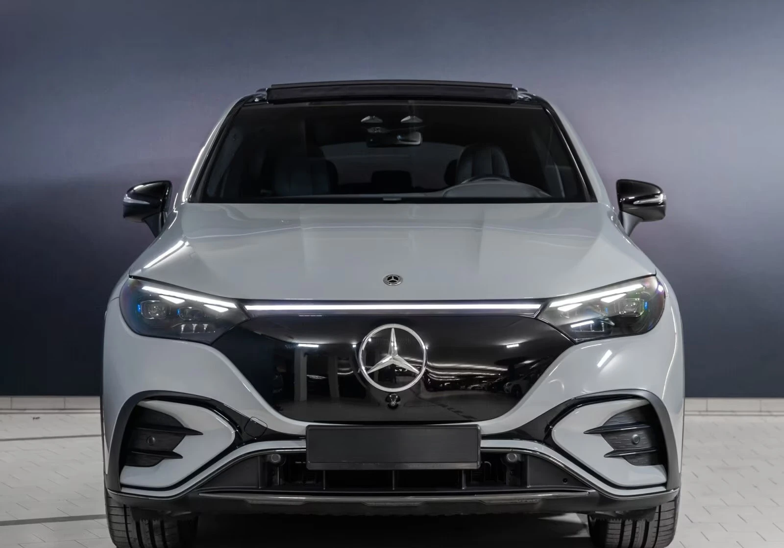 Mercedes-Benz EQE 500 AMG/SUV/4-MATIC/CARBON/HYPERSCREEN/BURM/PANO/, снимка 2 - Автомобили и джипове - 53974740