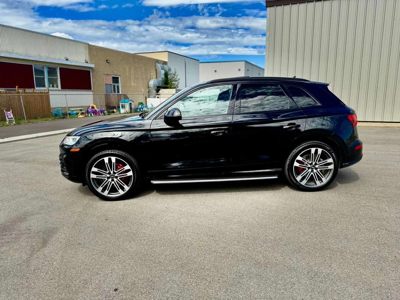 Audi SQ5 * Progressiv* 2 КЛЮЧА* PANO* KEYLESS* ПОДГРЕВ* , снимка 2 - Автомобили и джипове - 54088434