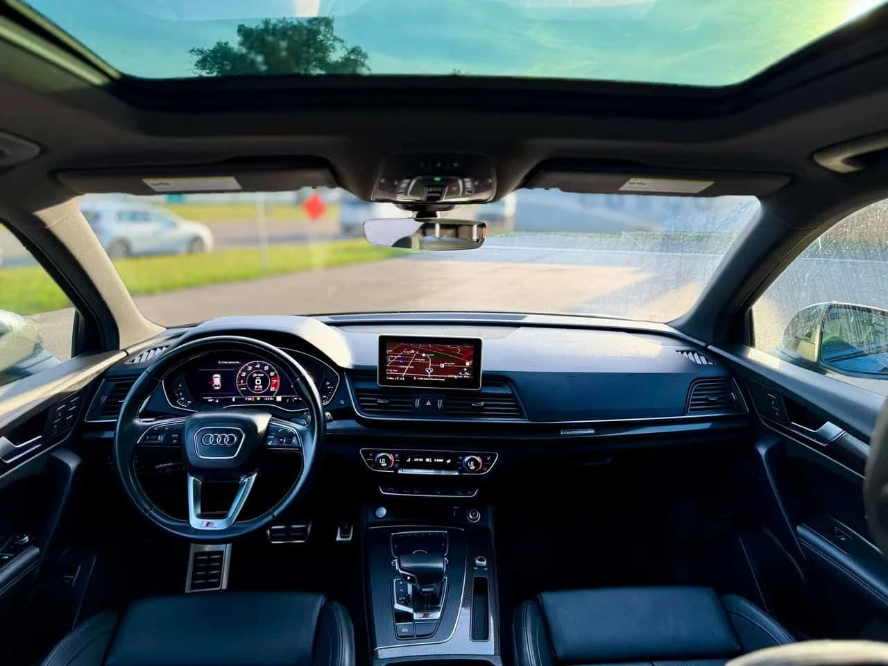 Audi SQ5 * Progressiv* 2 КЛЮЧА* PANO* KEYLESS* ПОДГРЕВ* , снимка 9 - Автомобили и джипове - 54088434