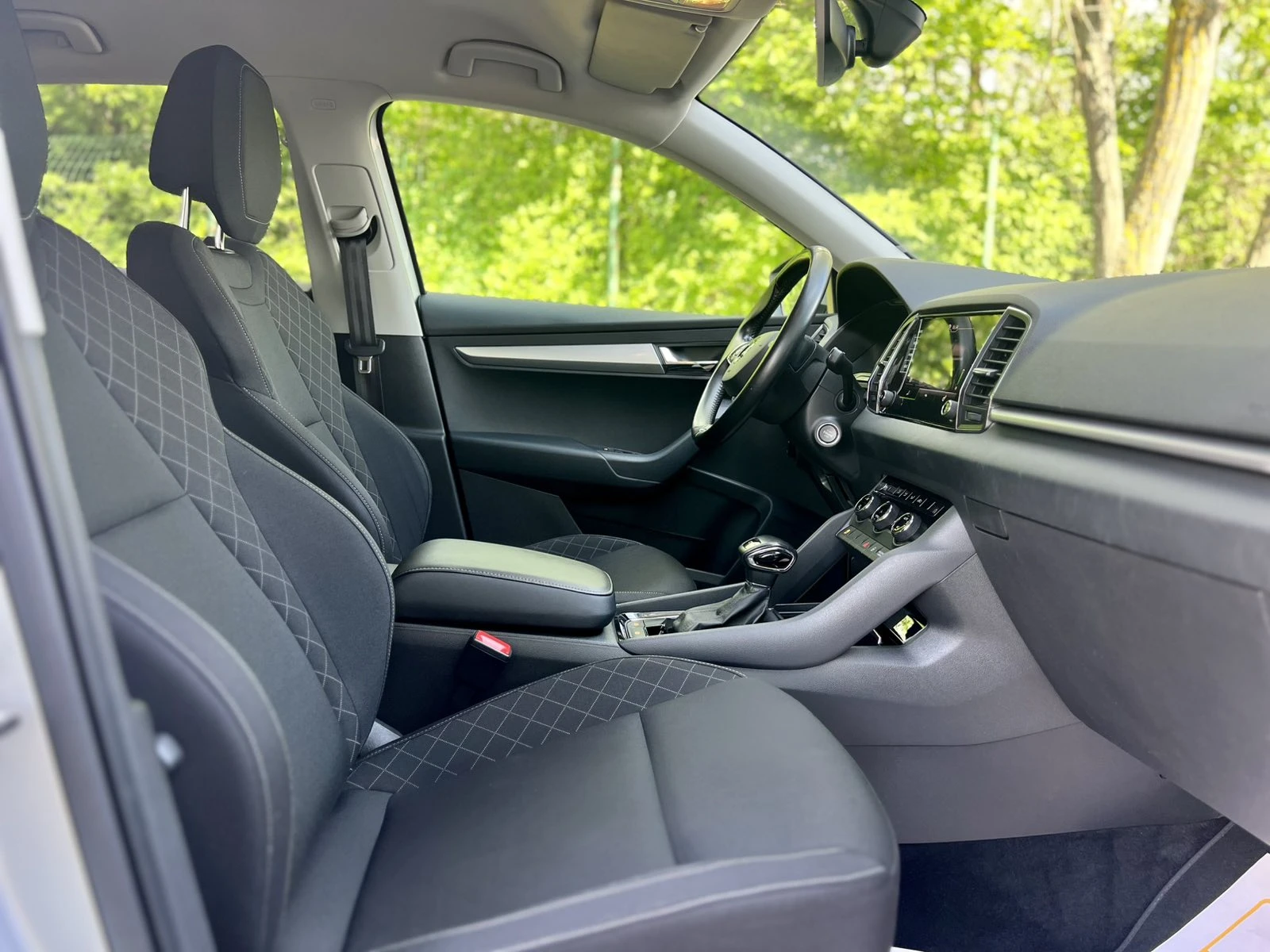 Skoda Karoq Facelift 1.6 TDI / 115 �.�. / DSG / Executive | Mobile.bg � ����������� 11
