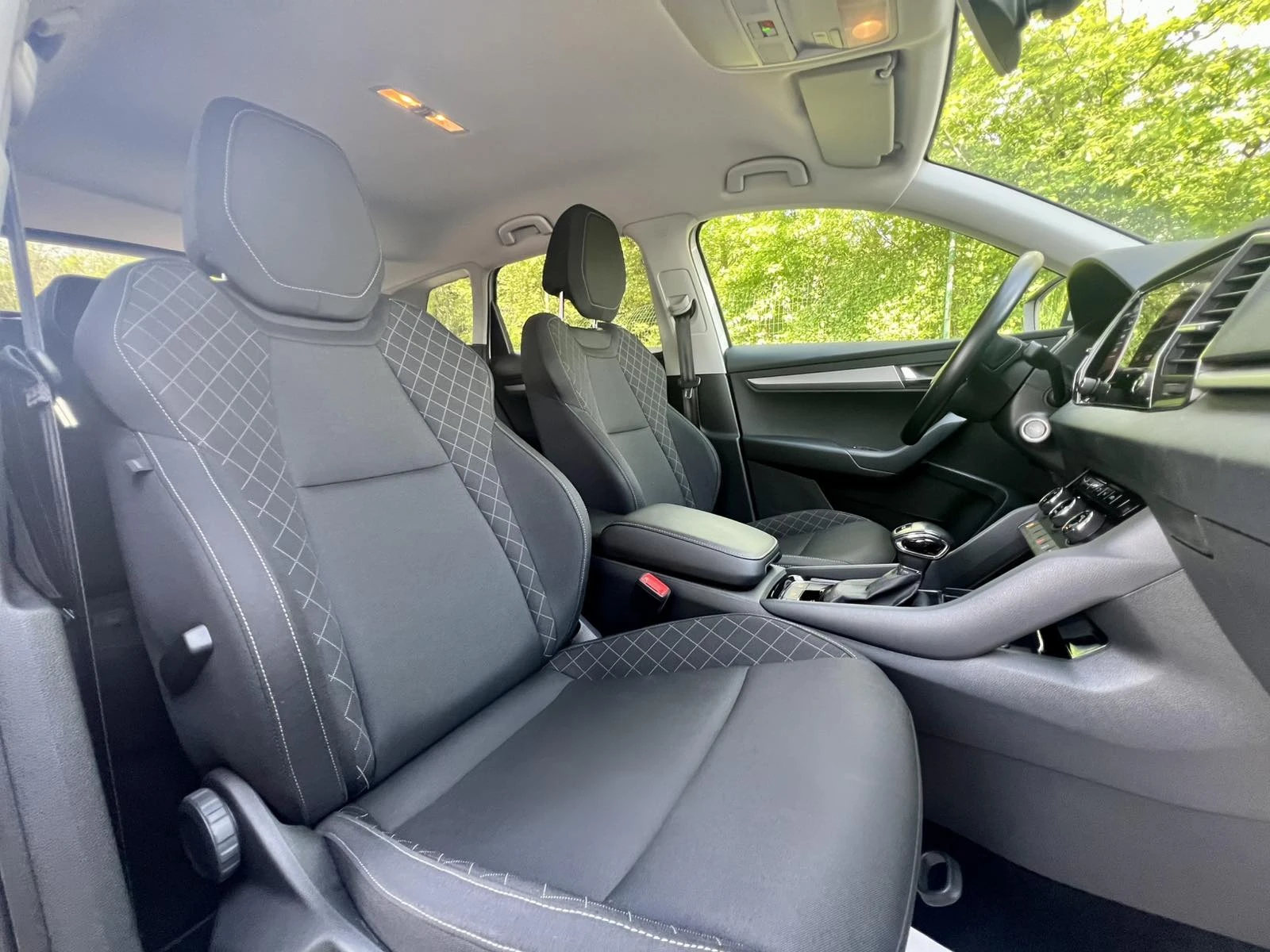 Skoda Karoq Facelift 1.6 TDI / 115 �.�. / DSG / Executive | Mobile.bg � ����������� 12