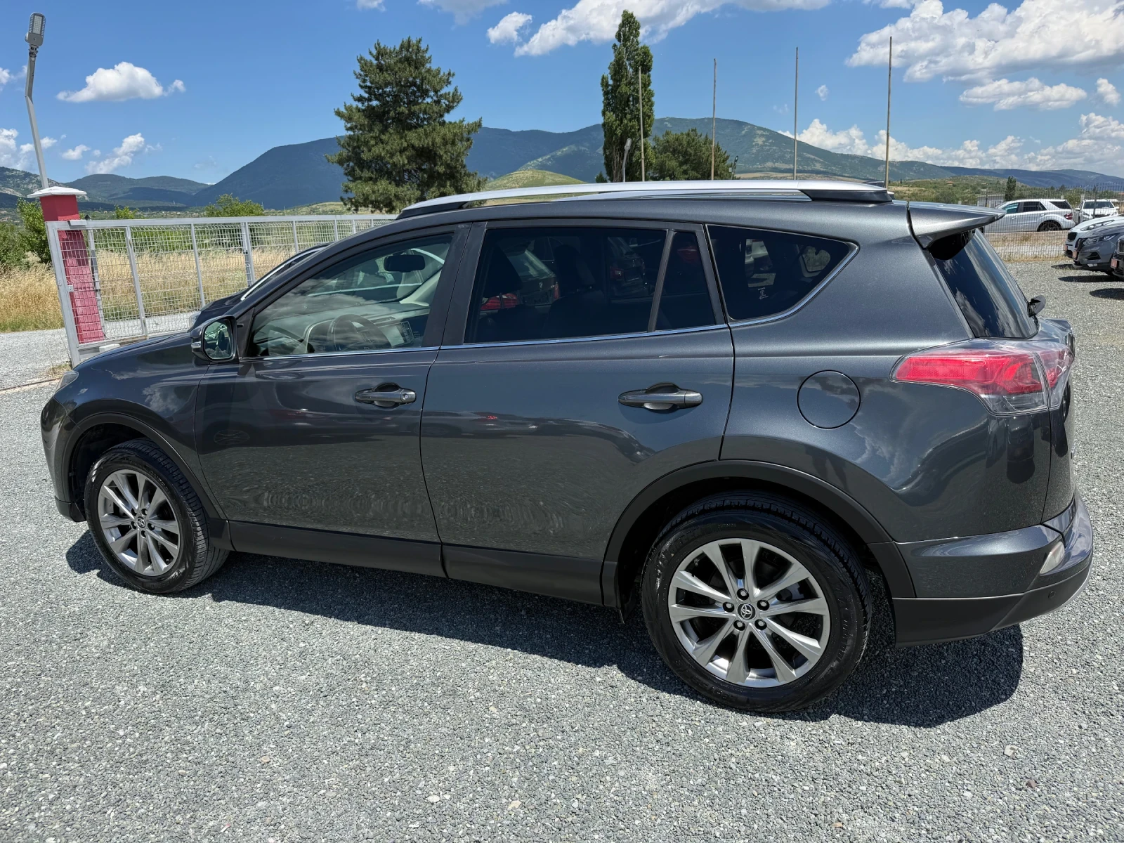 Toyota Rav4 (KATO НОВА)^(ХИБРИД), снимка 9 - Автомобили и джипове - 54915700