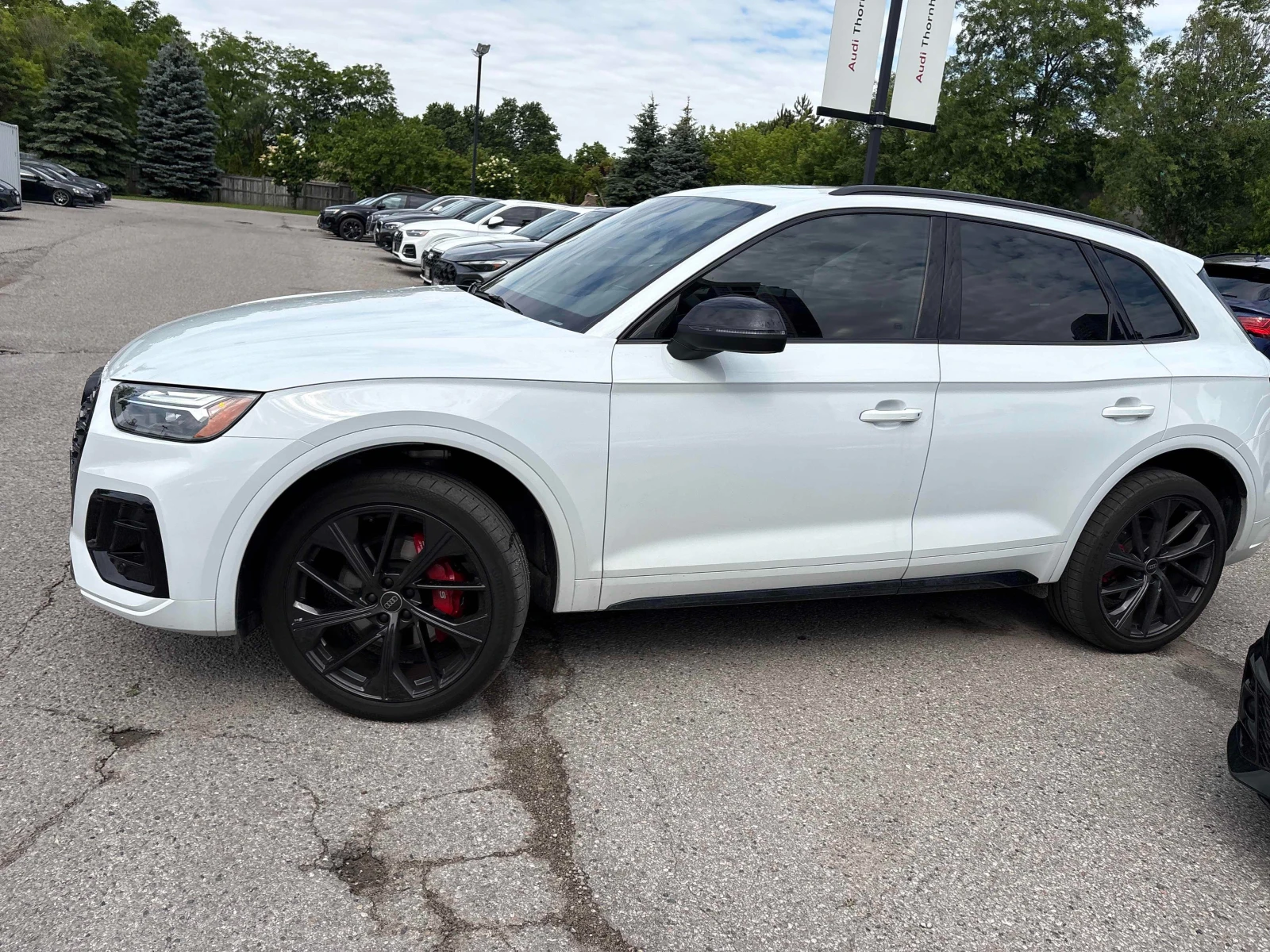 Audi SQ5 Progressiv * Keyless * CARFAX * АВТО КРЕДИТ * , снимка 3 - Автомобили и джипове - 54963869