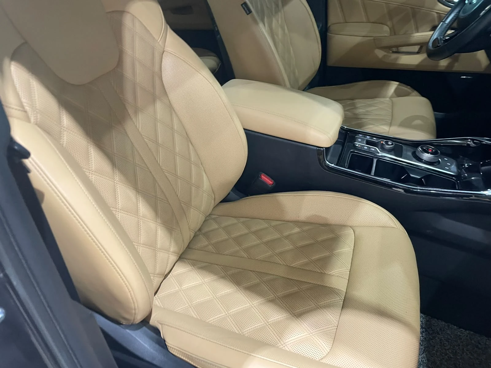 Kia Sorento 2.2D ! 4WD ! 6+ 1 ! Signature !, снимка 10 - Автомобили и джипове - 55314003