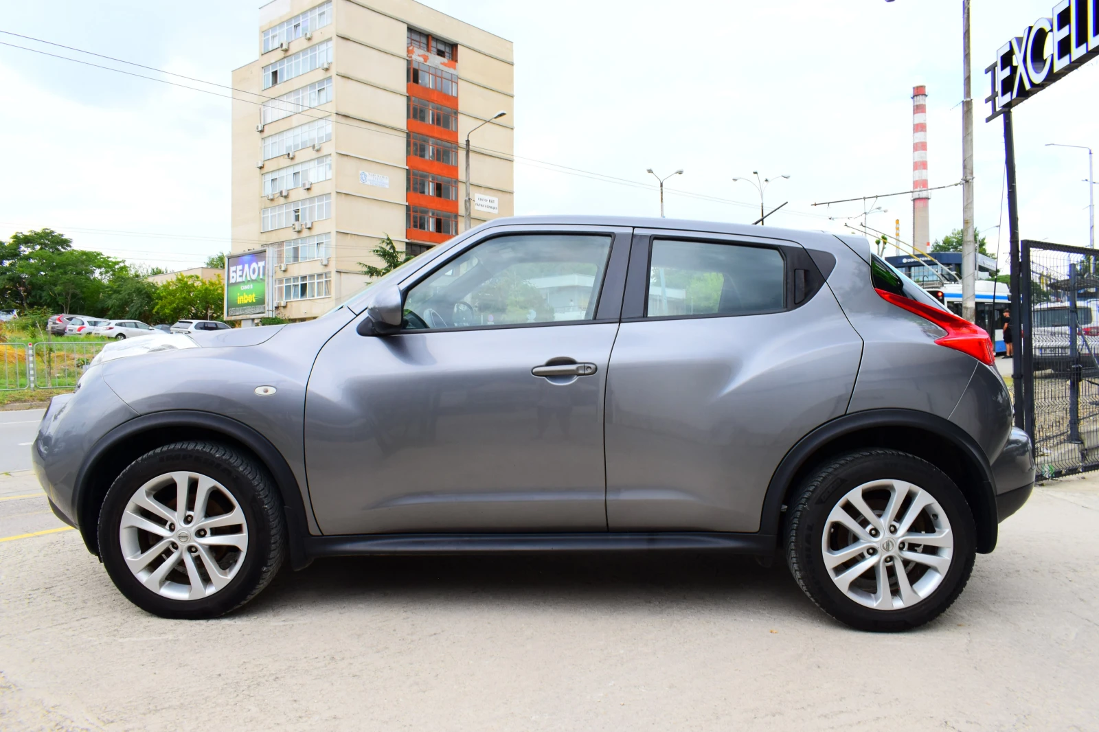 Nissan Juke 1.6i* AUTOMAT, снимка 2 - Автомобили и джипове - 55413849