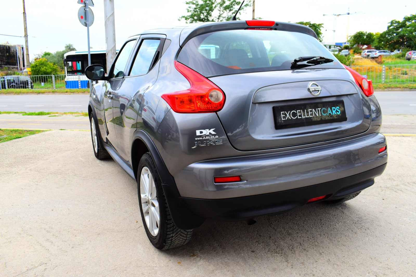 Nissan Juke 1.6i* AUTOMAT, снимка 3 - Автомобили и джипове - 55413849