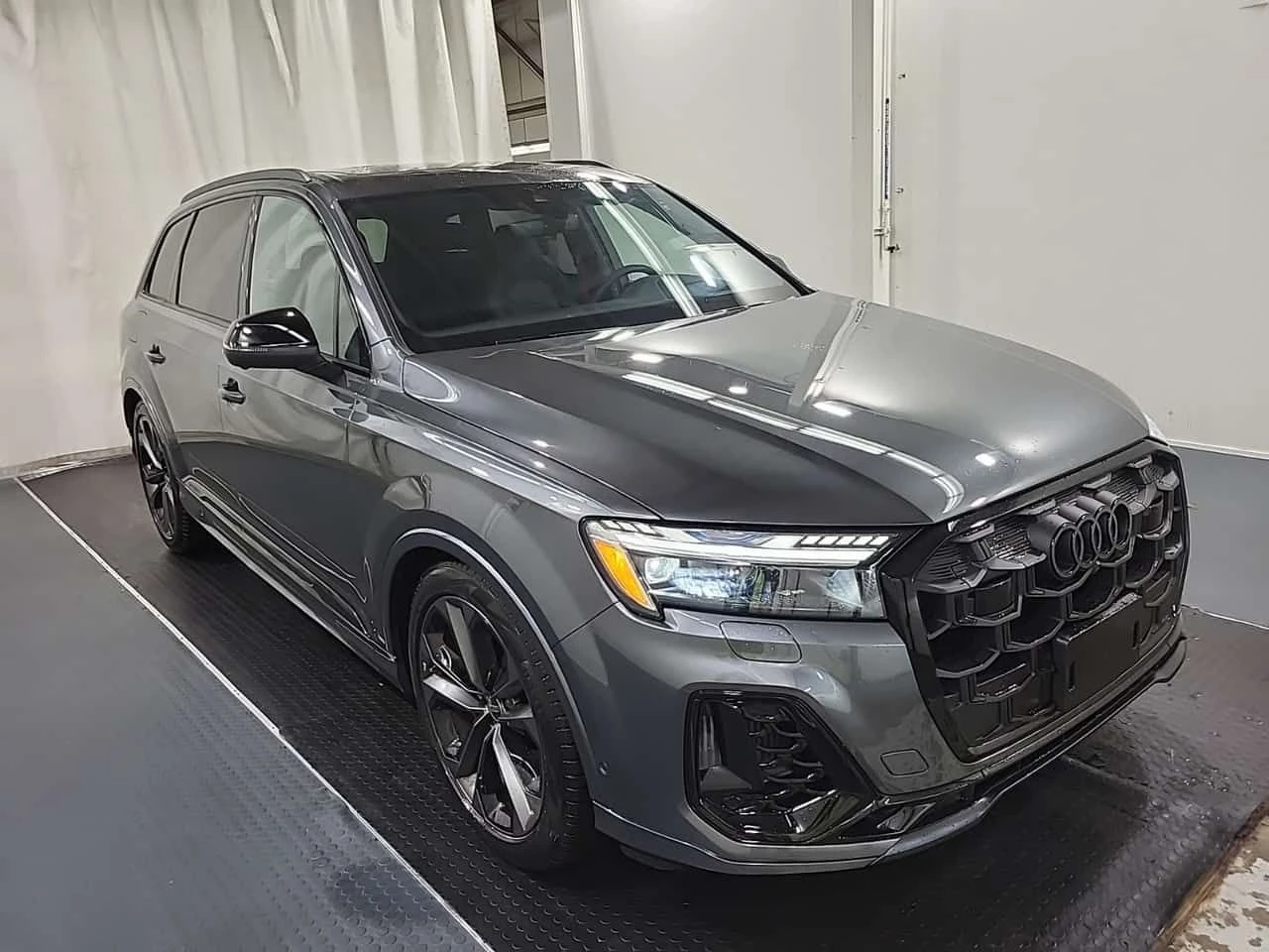 Audi SQ7 4.0 TFSI QUATTRO / MATRIX / DISTRONIC / 360 / 2 КЛ, снимка 2 - Автомобили и джипове - 55662468