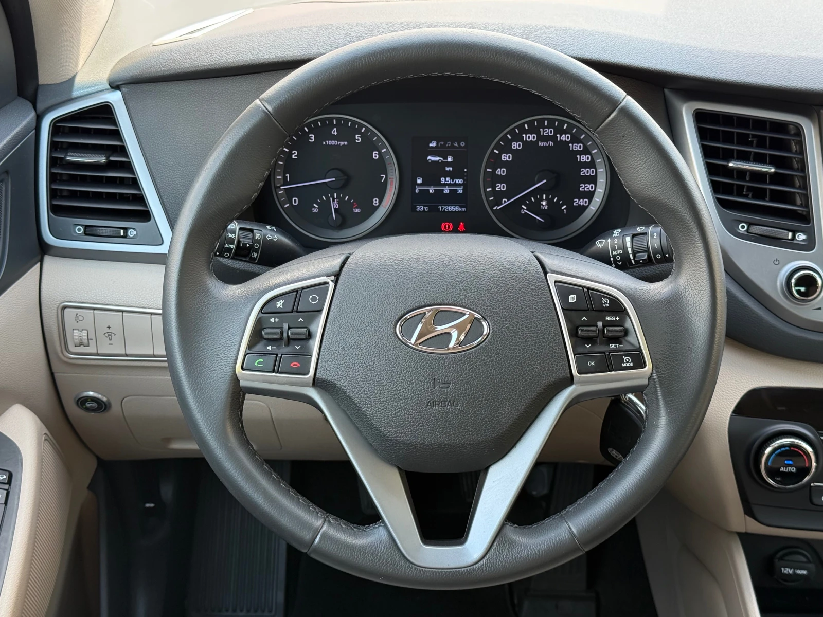 Hyundai Tucson 1.6i ГАЗ-BRC !100% РЕАЛНИ КИЛОМЕТРИ !, снимка 12 - Автомобили и джипове - 55940092