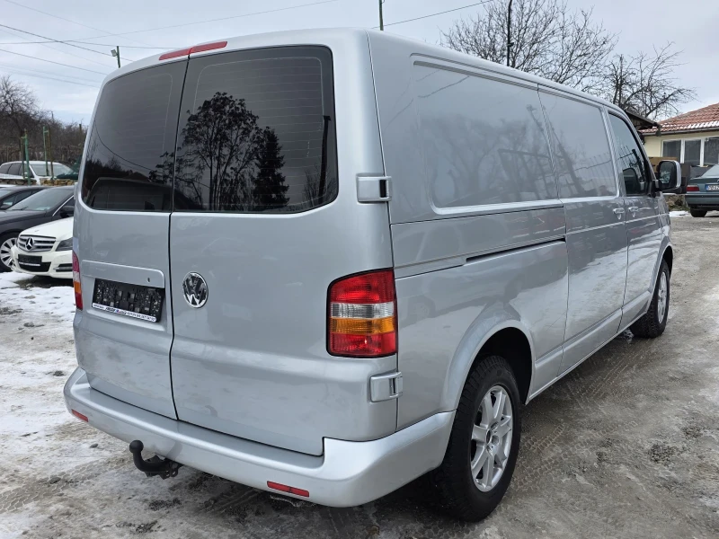 VW Transporter ДЪЛГА БАЗА 2.5 TDI 131 К.С. НАВИ / КАМЕРА, снимка 4 - Бусове и автобуси - 53196363