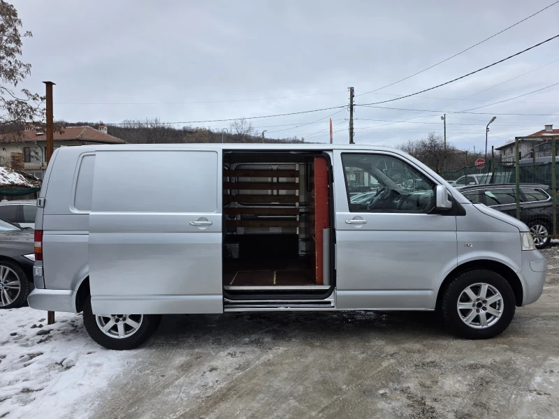 VW Transporter ДЪЛГА БАЗА 2.5 TDI 131 К.С. НАВИ / КАМЕРА, снимка 7 - Бусове и автобуси - 53196363