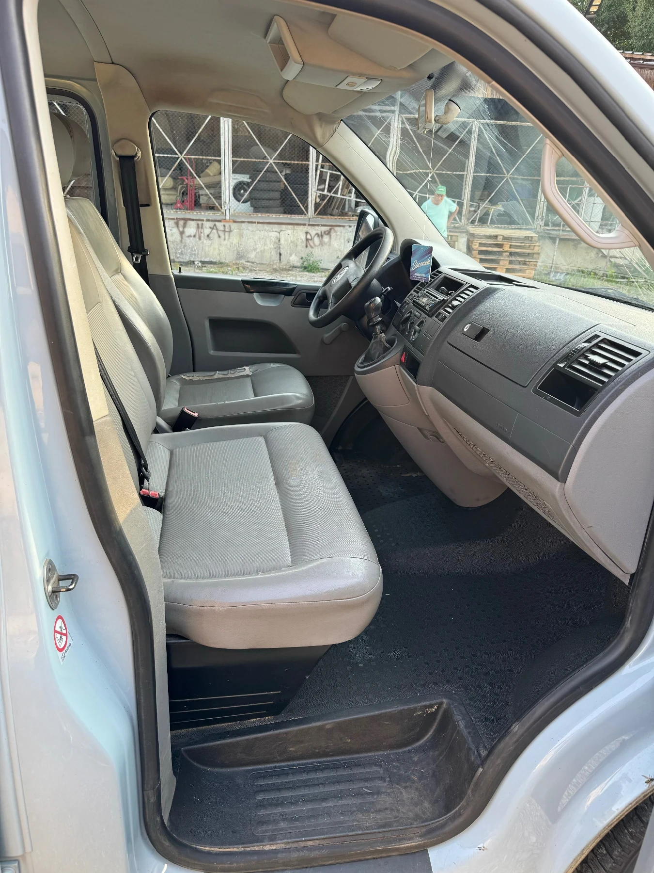 VW T5 Цената е до края на месеца. - изображение 7