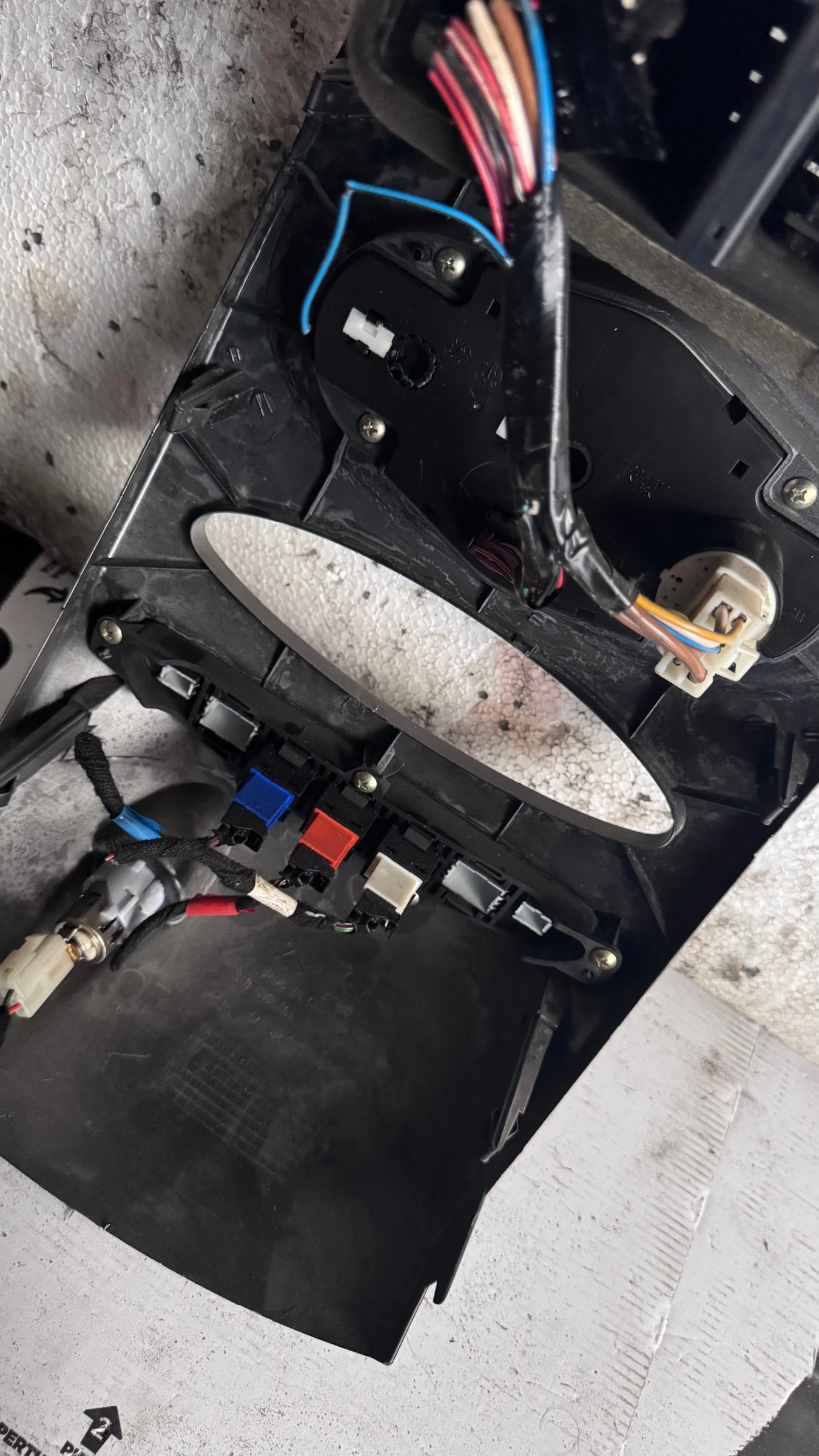   /  /   DR11 - T1005792U / S18-5305161 | Mobile.bg   2