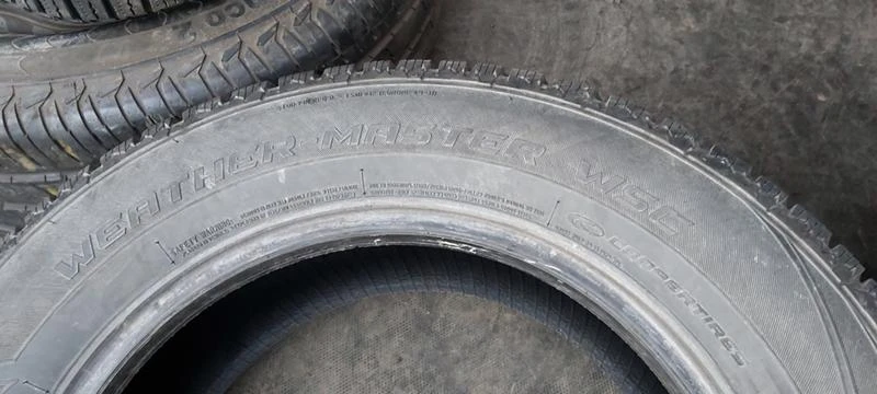 Гуми Зимни 215/65R16, снимка 5 - Гуми и джанти - 31148713