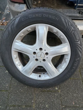 Гуми с джанти Vredestein 255/55R19