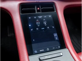 Porsche Taycan  4 Cross Turismo AWD /CARFAX/От Представителство , снимка 13