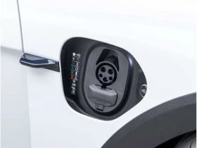 Porsche Taycan  4 Cross Turismo AWD /CARFAX/От Представителство , снимка 8