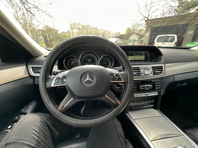 Mercedes-Benz E 220 LIMITED* GOLD* EDITION* КОЖА* , снимка 17 - Автомобили и джипове - 42208724