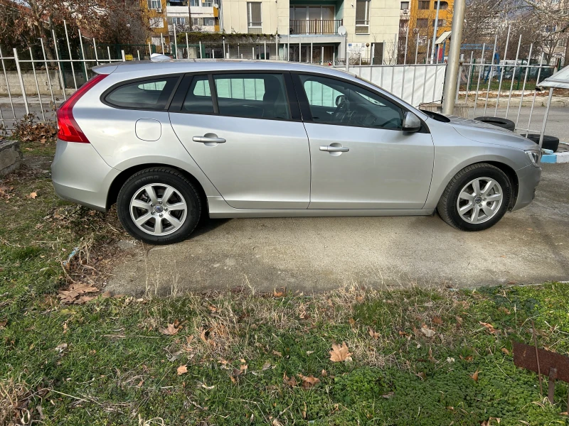 Volvo V60 1.6 D2 114 к.с., снимка 3 - Автомобили и джипове - 48536683