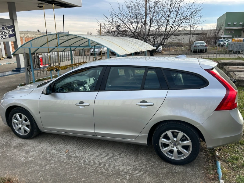 Volvo V60 1.6 D2 114 к.с., снимка 7 - Автомобили и джипове - 48536683