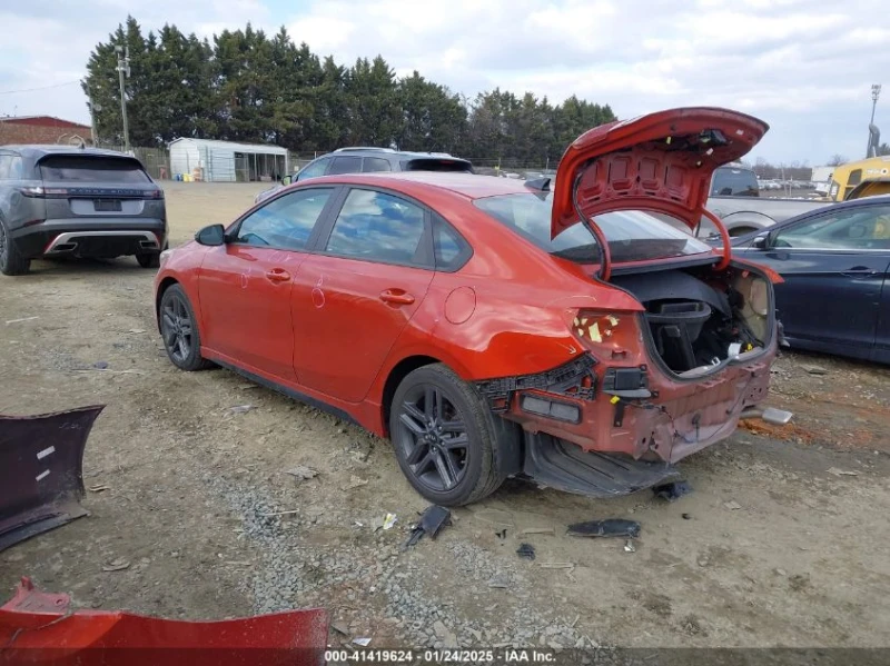 Kia Forte 2.0L I-4 DOHC, VVT, 147HP Front Wheel Drive, снимка 9 - Автомобили и джипове - 49463191