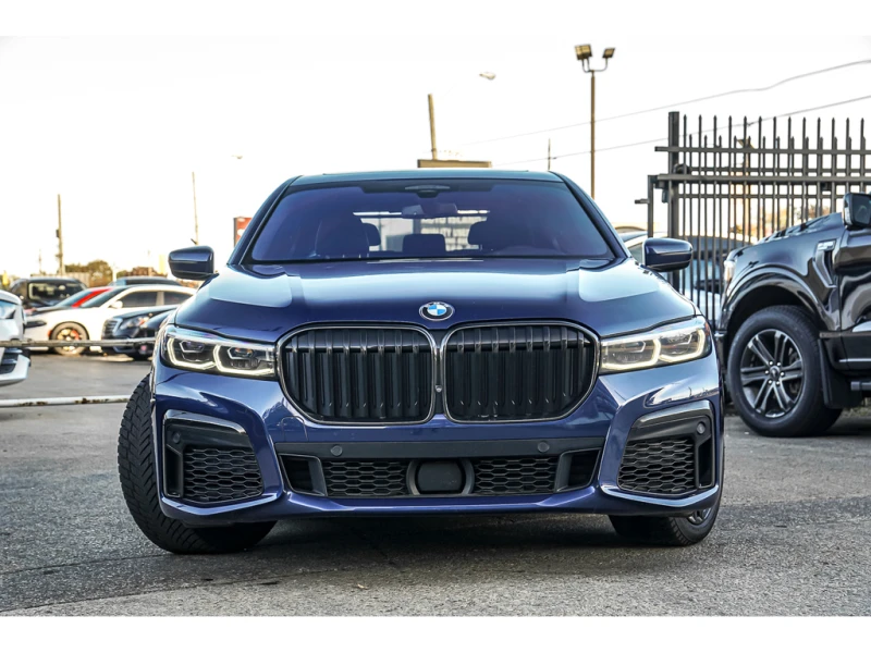 BMW 750 XDRIVE* M Pack* HUD* Масаж* Панорама* Keyless, снимка 2 - Автомобили и джипове - 53168952
