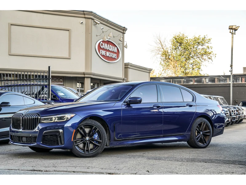 BMW 750 XDRIVE* M Pack* HUD* Масаж* Панорама* Keyless