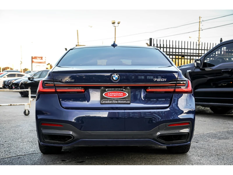 BMW 750 XDRIVE* M Pack* HUD* Масаж* Панорама* Keyless, снимка 5 - Автомобили и джипове - 53168952