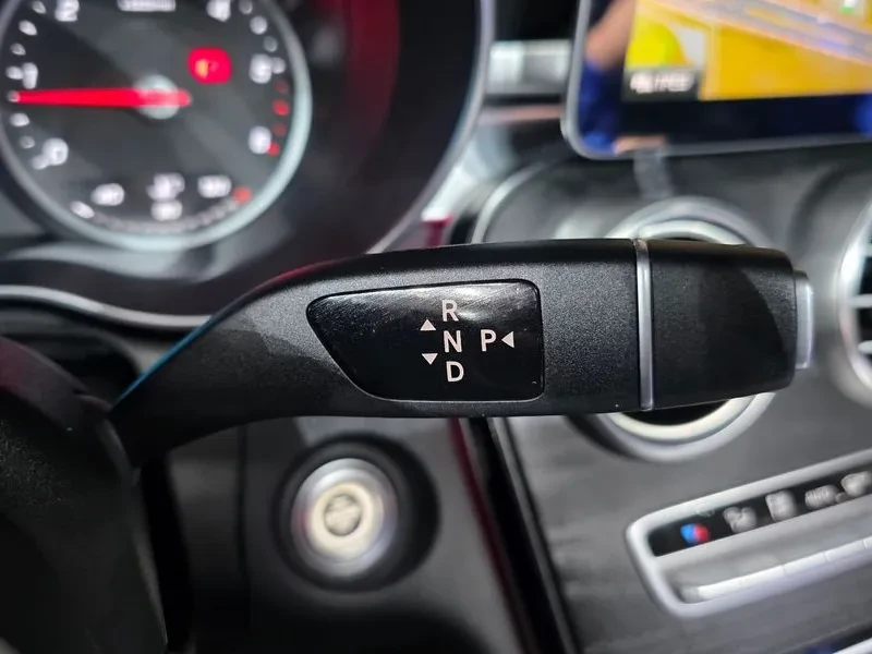Mercedes-Benz C 220 - САМО 30% АВАНС, снимка 9 - Автомобили и джипове - 55405860