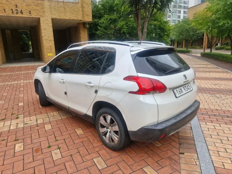 Peugeot 2008 1.6 BlueHDI - САМО 30% АВАНС, снимка 2 - Автомобили и джипове - 56016826