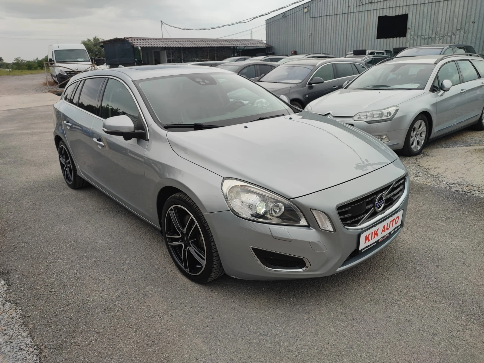 Volvo V60 2.4 D5-AWD-215ksFULL - изображение 3